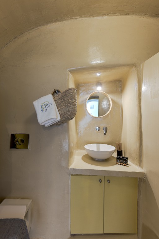 Bathroom with shower in Cave Studio with Balcony