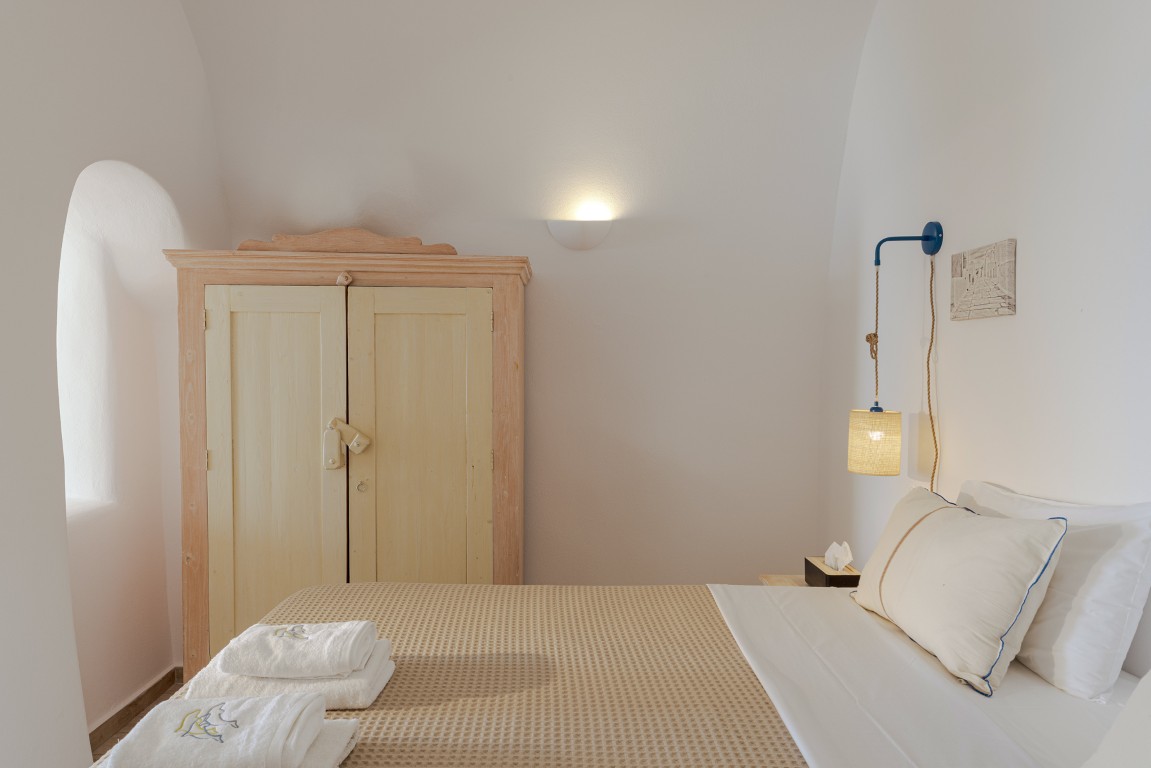 Earth Cave House bathroom with walk-in shower