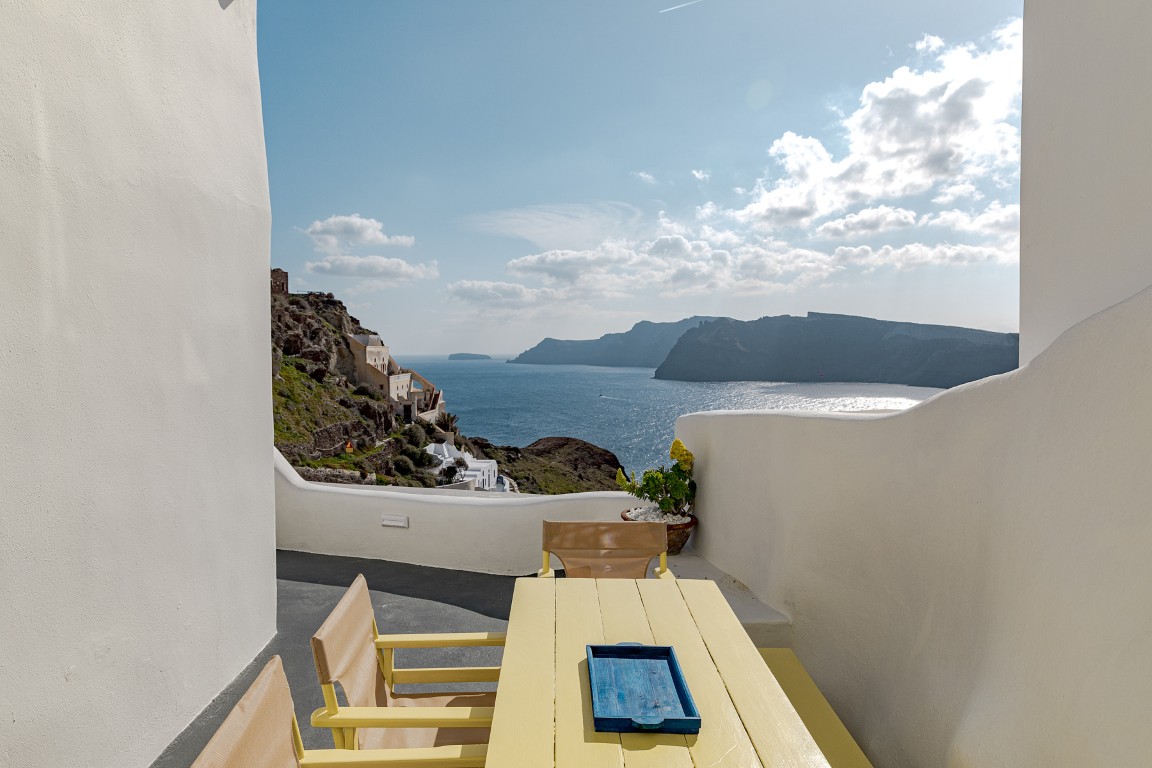 Cycladic cave-style living area in Earth Cave House