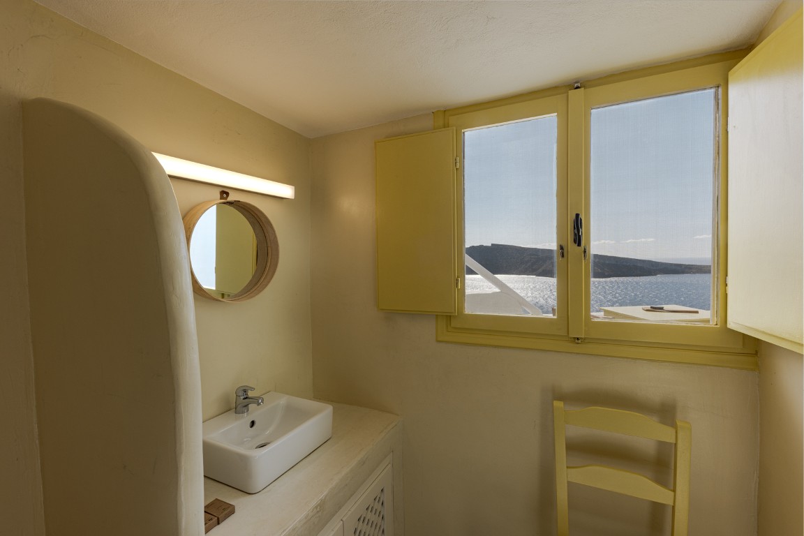 Caldera-facing outdoor corner at Wind House