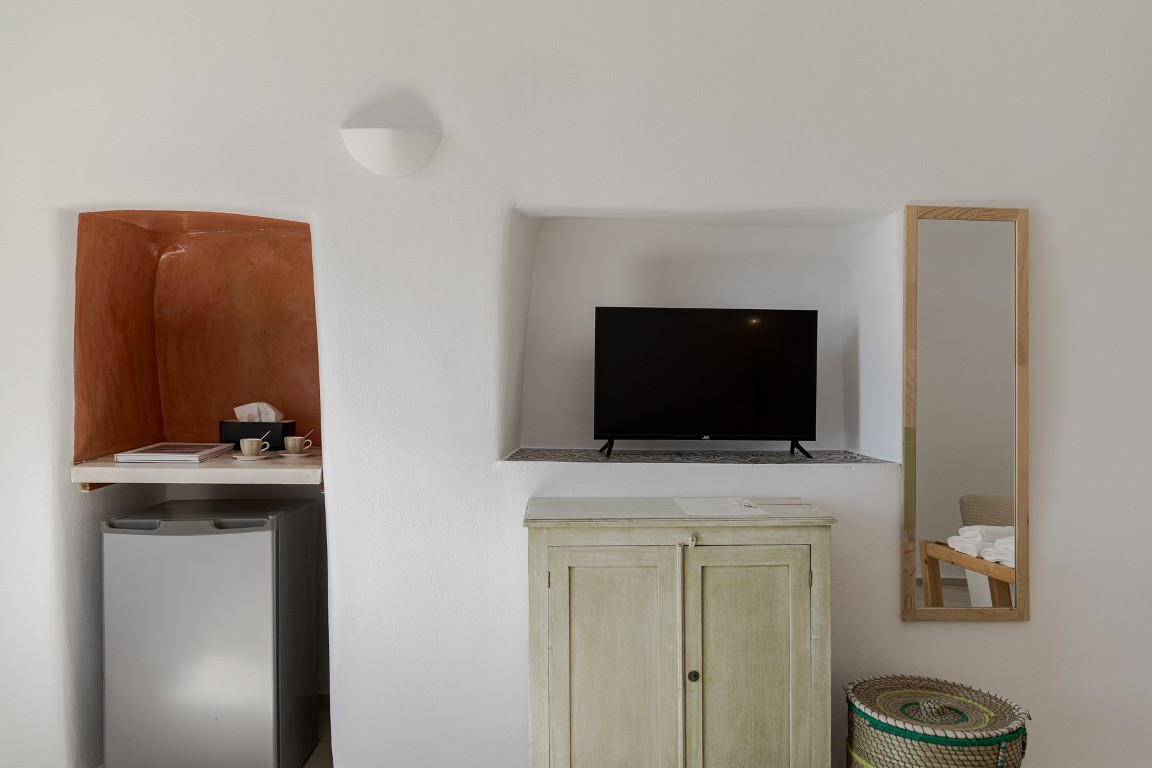 Caldera-facing outdoor corner at Wind House