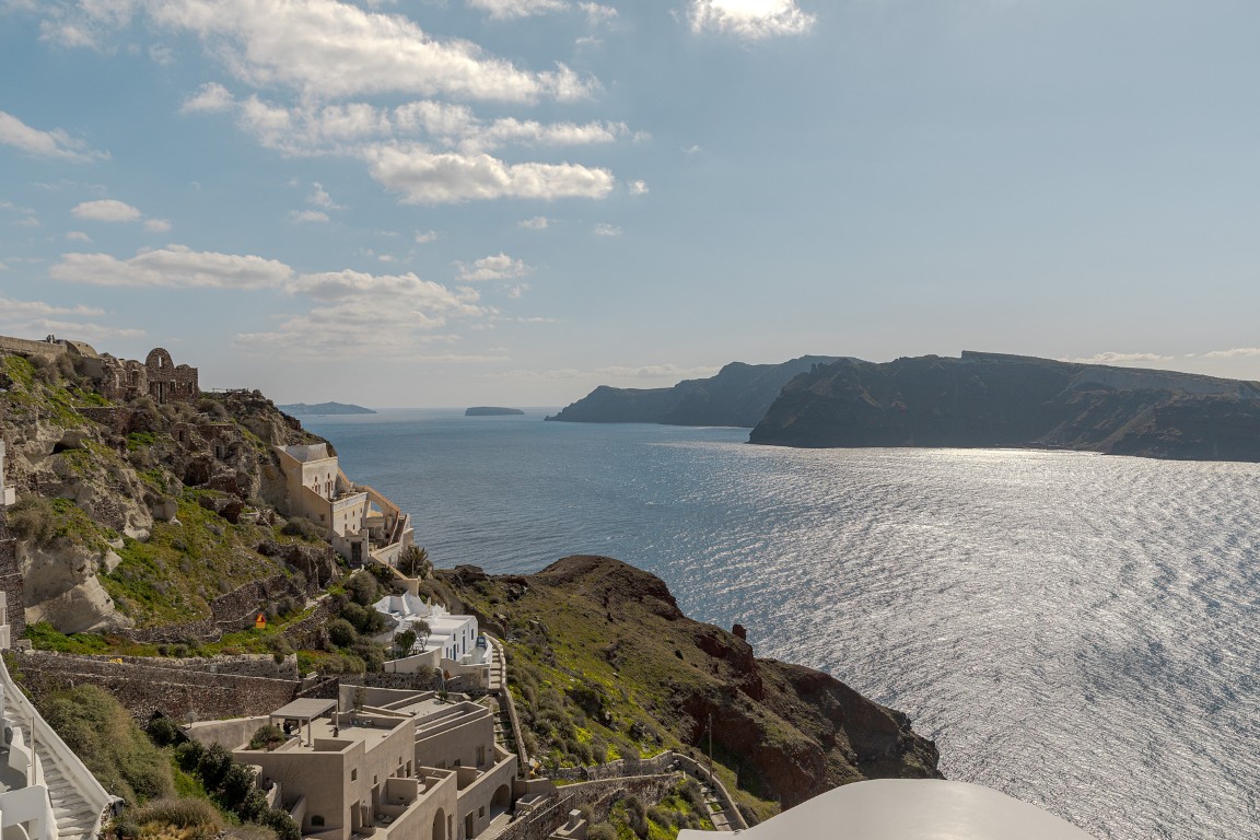Caldera-facing outdoor corner at Wind House