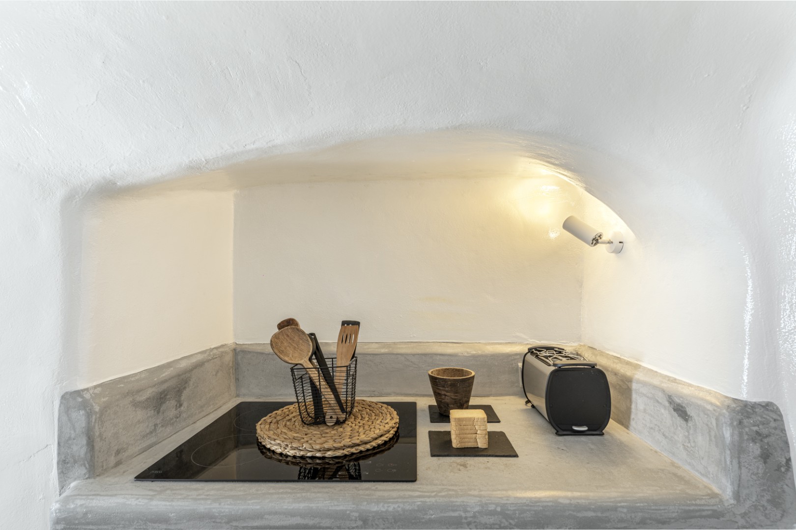 Kitchen and dining at Yposkafo Jacuzzi House