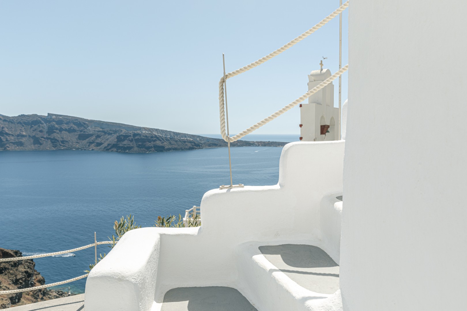 Interior of Yposkafo Jacuzzi House — Cycladic living space in Santorini